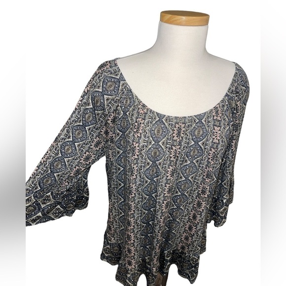 Style & Co Women's Top XL Multi Color Geometric Shape 3/4 Sleeve Off Shoulder - Picture 1 of 9